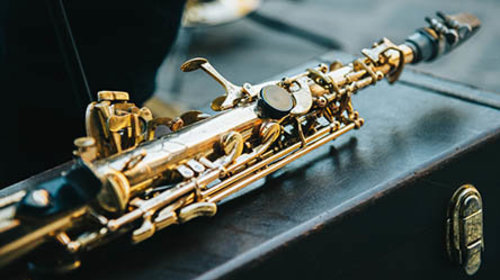 Close up of saxaphone